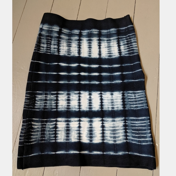 BCBG bodycon skirt - Picture 1 of 2